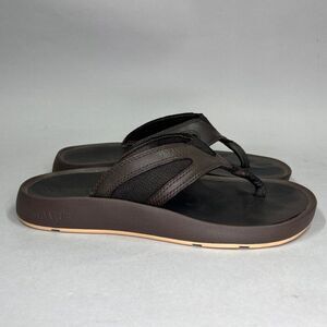 XtraTuf Women's Size 7 South Shore Leather Thong Flip Flop Sandals‎